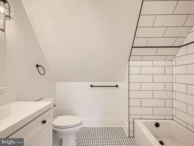 Building Photo - 2100 Rosalie Ave