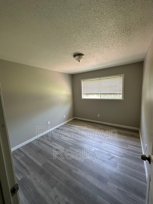 Building Photo - 2895 Briarwood Dr
