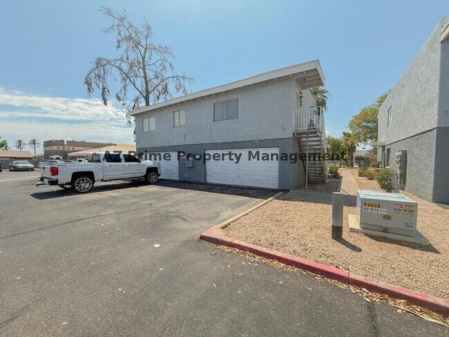 Building Photo - 2625 W Ocotillo Rd