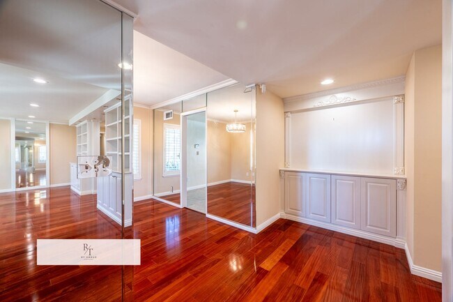 Building Photo - Quiet Cul-De-Sac Living with Pool – Arcadia Unified Schools