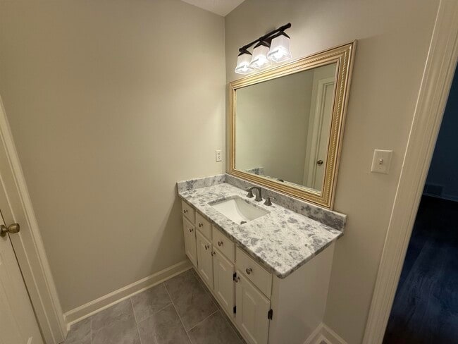 Building Photo - 3048 Sandy Creek Dr