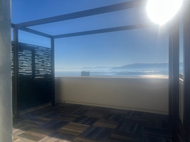 Building Photo - Brand New Three Bedroom Townhouse