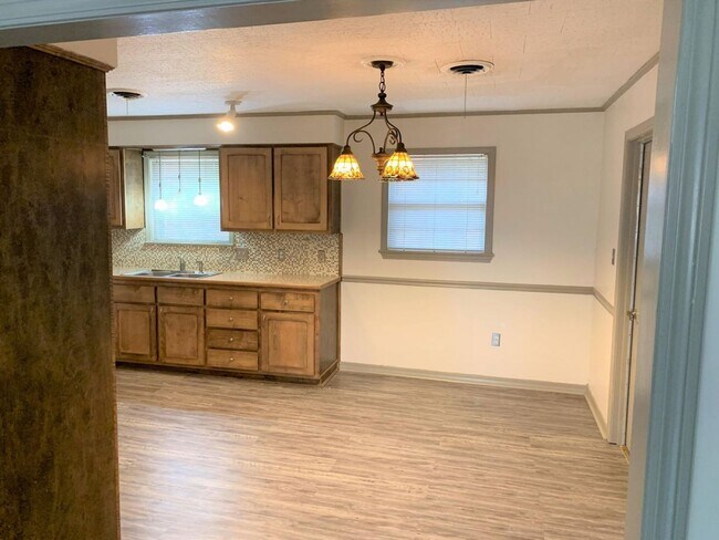 Building Photo - Come take a look at this home on a convenient corner lot