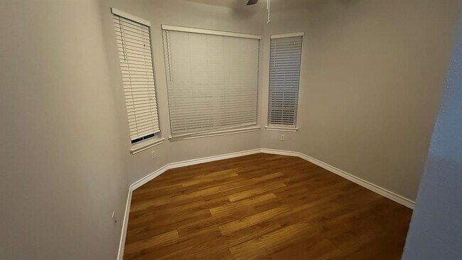 Building Photo - 400 West St