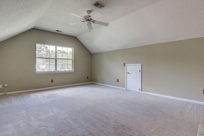 Building Photo - 103 Amberside Dr