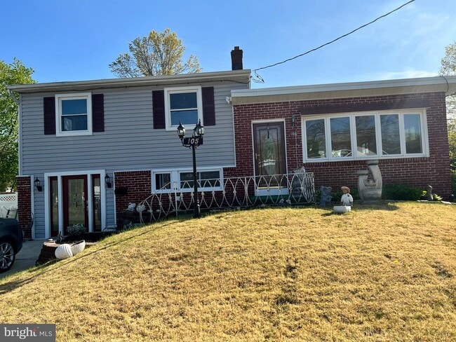 Primary Photo - 105 Gloucester Ave