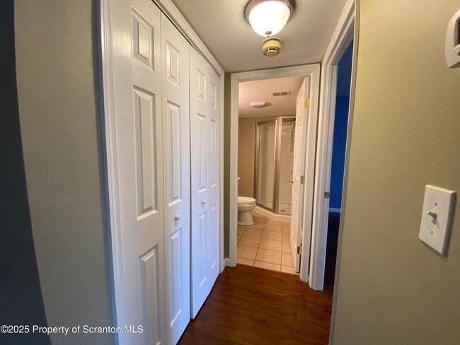 Building Photo - 1702 Summit Pointe