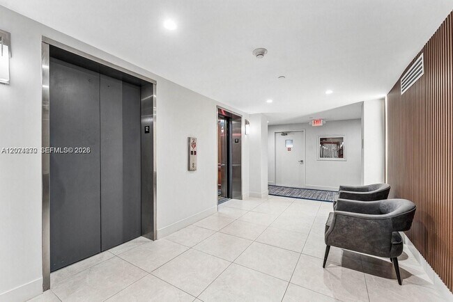 Building Photo - 1370 S Ocean Blvd