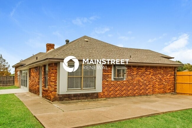Building Photo - 3 Bedroom Pet-Friendly Home in Carrollton, TX with Main Street Renewal