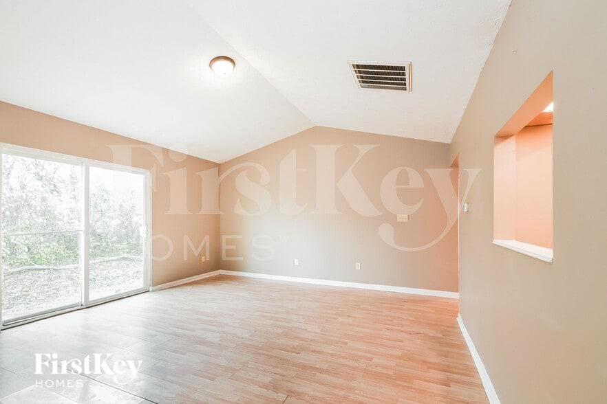 Building Photo - 3860 Planewood Dr