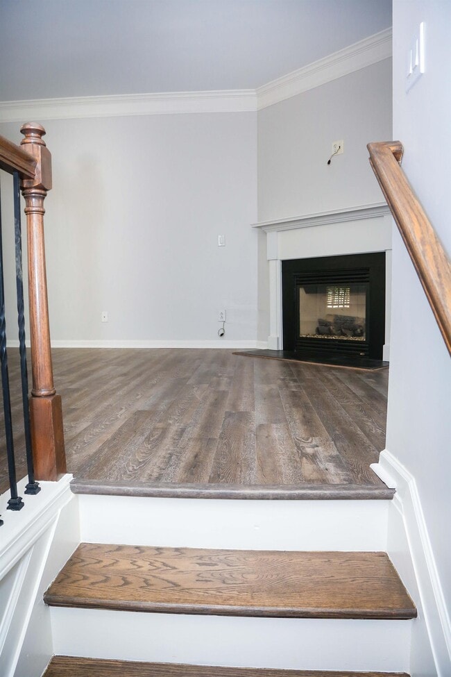 Building Photo - 851 Stratum Way SE