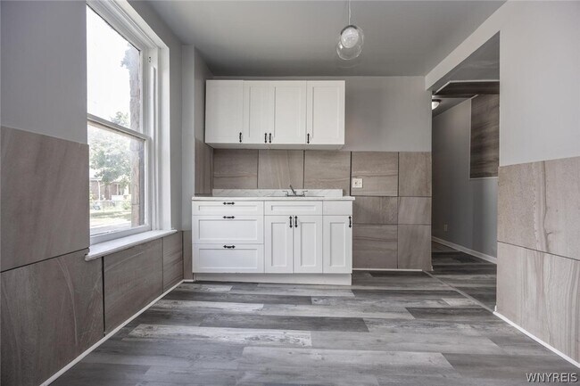 Building Photo - 1023 15th St