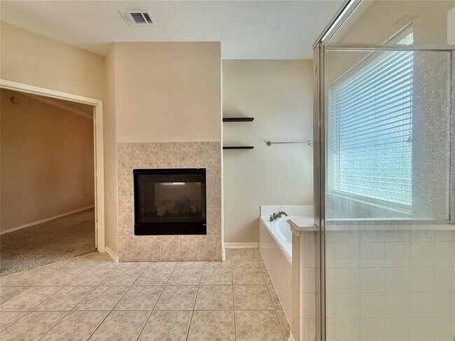 Building Photo - 25314 Oak Knot Dr