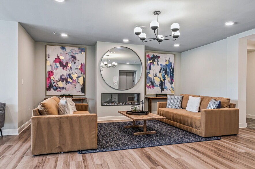 Lobby - 13950 Englefield Dr