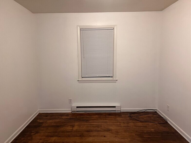 Bedroom 2 - 21 N Spring St