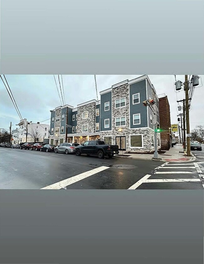 Building Photo - 275-277-277 16th Ave