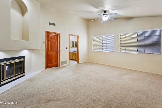 Building Photo - 1226 E Northshore Dr