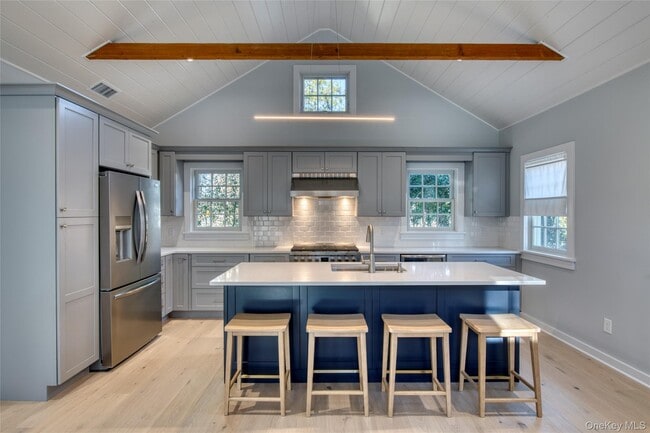 Building Photo - 130 Village Ln