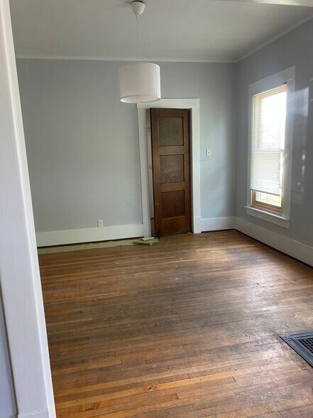 Dining Room - 424 E Maumee St