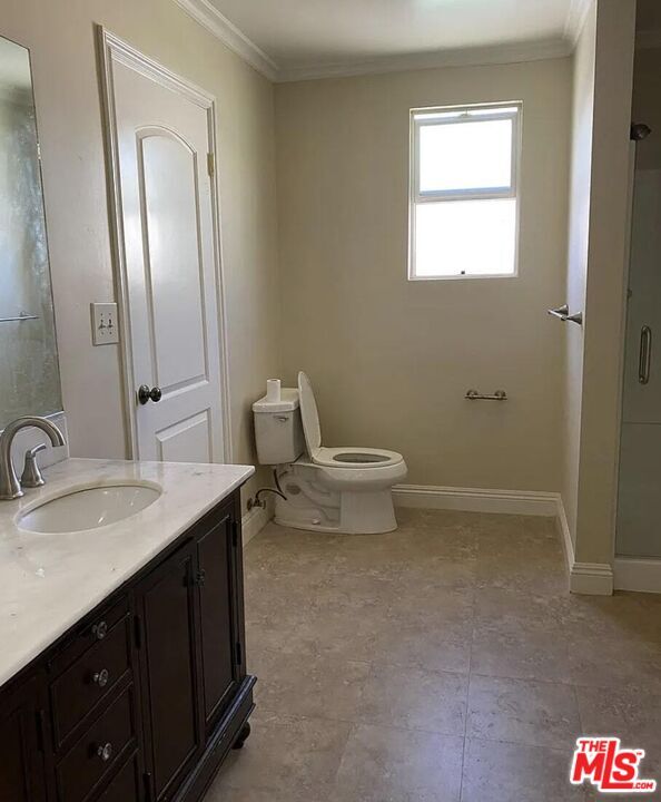 Building Photo - 567 S Wilton Pl