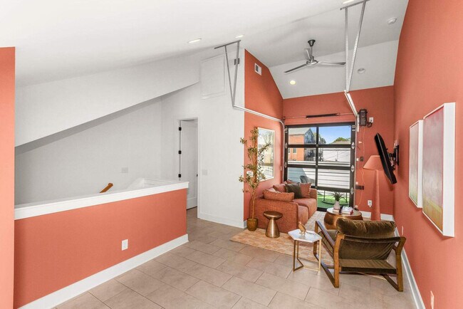 Building Photo - 776 E Argyle Ave