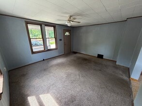 Building Photo - 412-412 1/2