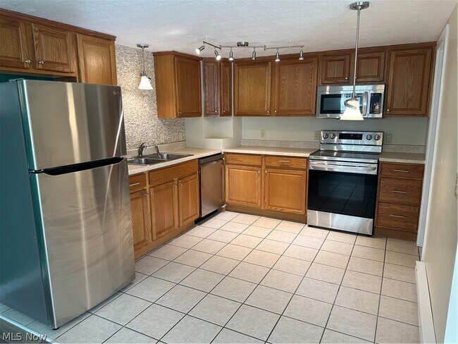 Building Photo - 7730 Ravenna Rd