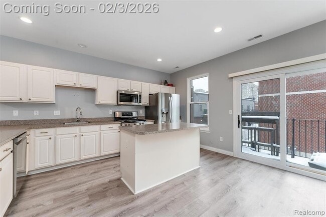 Building Photo - 7609 Woodward Ave