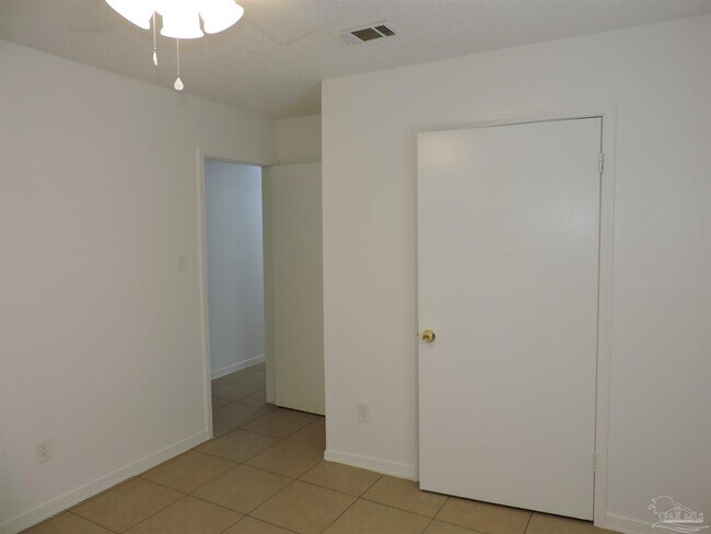 Building Photo - 6611 Bellview Pines Pl