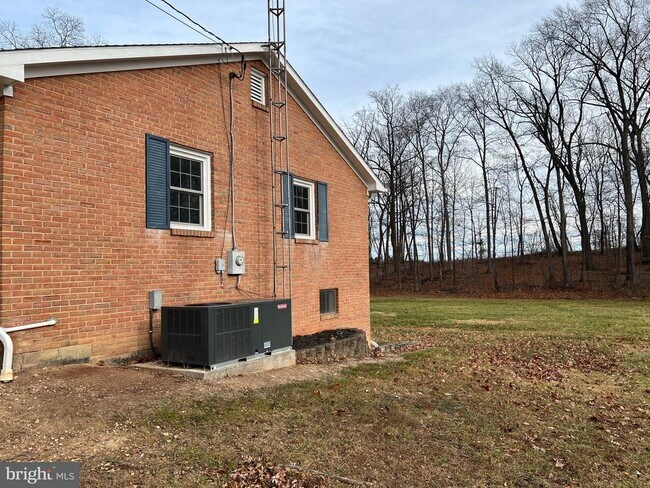 Building Photo - 2504 Butlers Chapel Rd