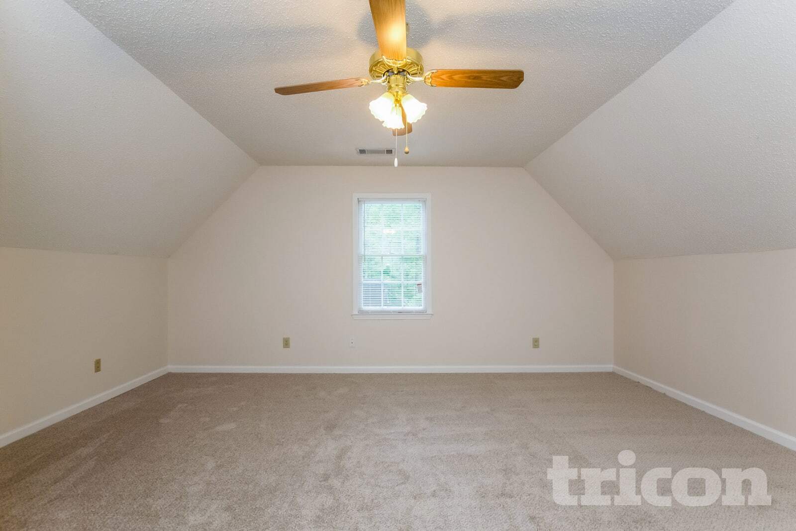 Building Photo - 321 Stratford Dr