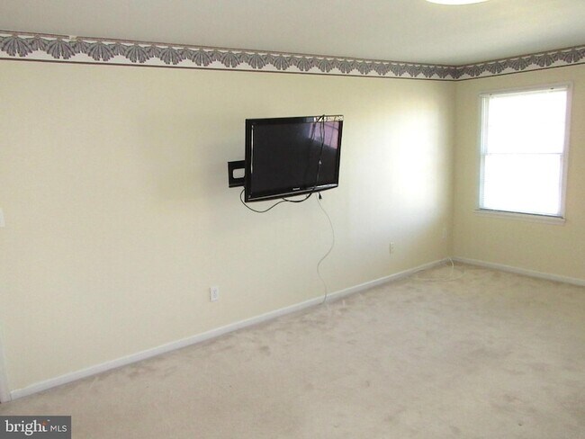 Building Photo - 138 Megan Dr