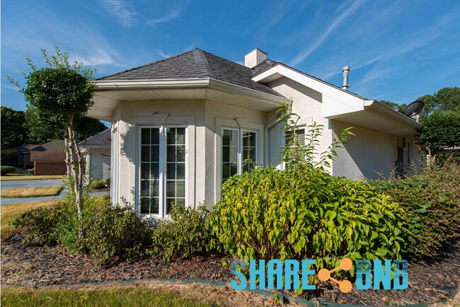 Building Photo - 48 Dartmouth Dr