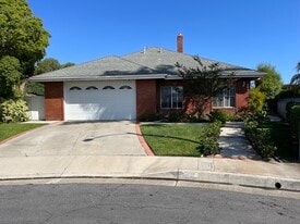 Building Photo - 483 Calle Amigo