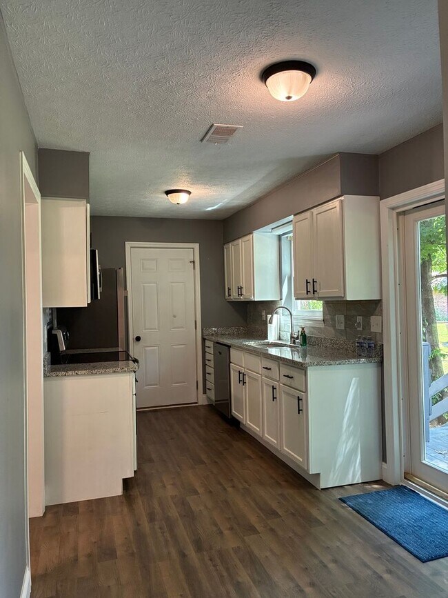 Building Photo - 964 Timberwood Dr