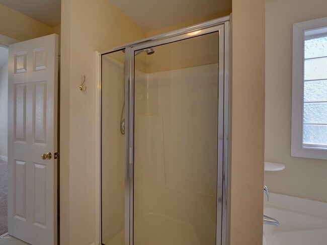 Building Photo - 217 Windchime Dr