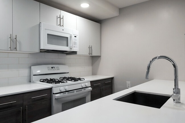 Building Photo - Stenton Apartments