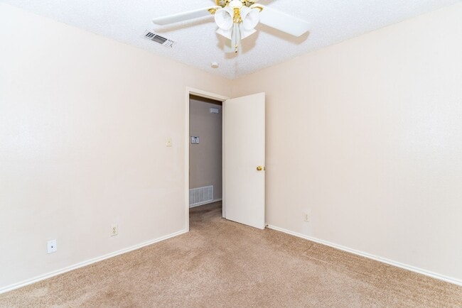 Building Photo - 2-BEDROOM DUPLEX