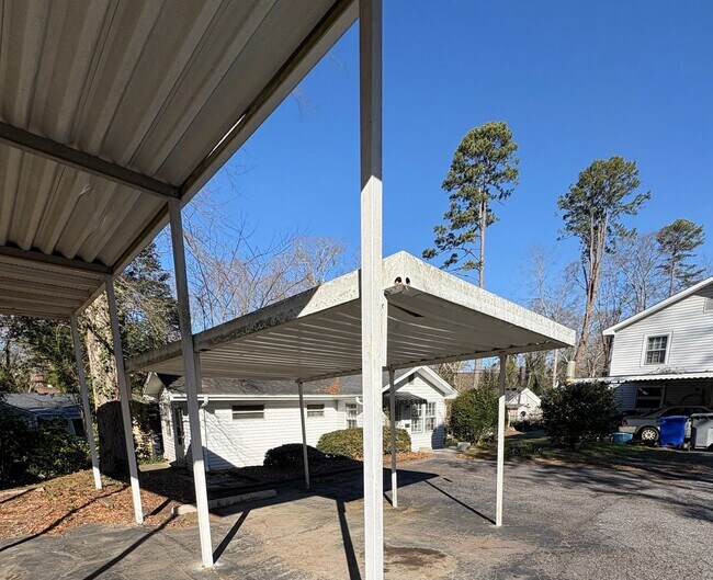 Building Photo - 3 bedroom 3 bath in Spartanburg!!