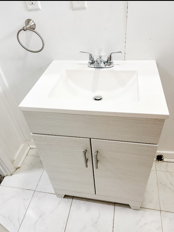 Building Photo - 811 Locust St