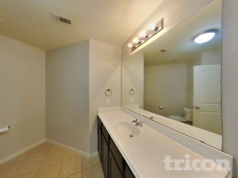 Building Photo - 7007 Capeshaw