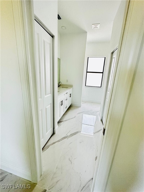 Building Photo - 717 Genoa Ave S