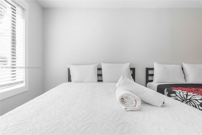 Building Photo - 2360 SW 12th St