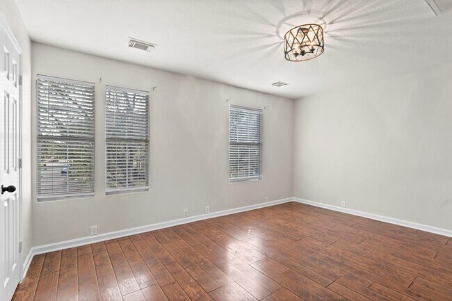 Building Photo - 9735 Coyote Creek Dr