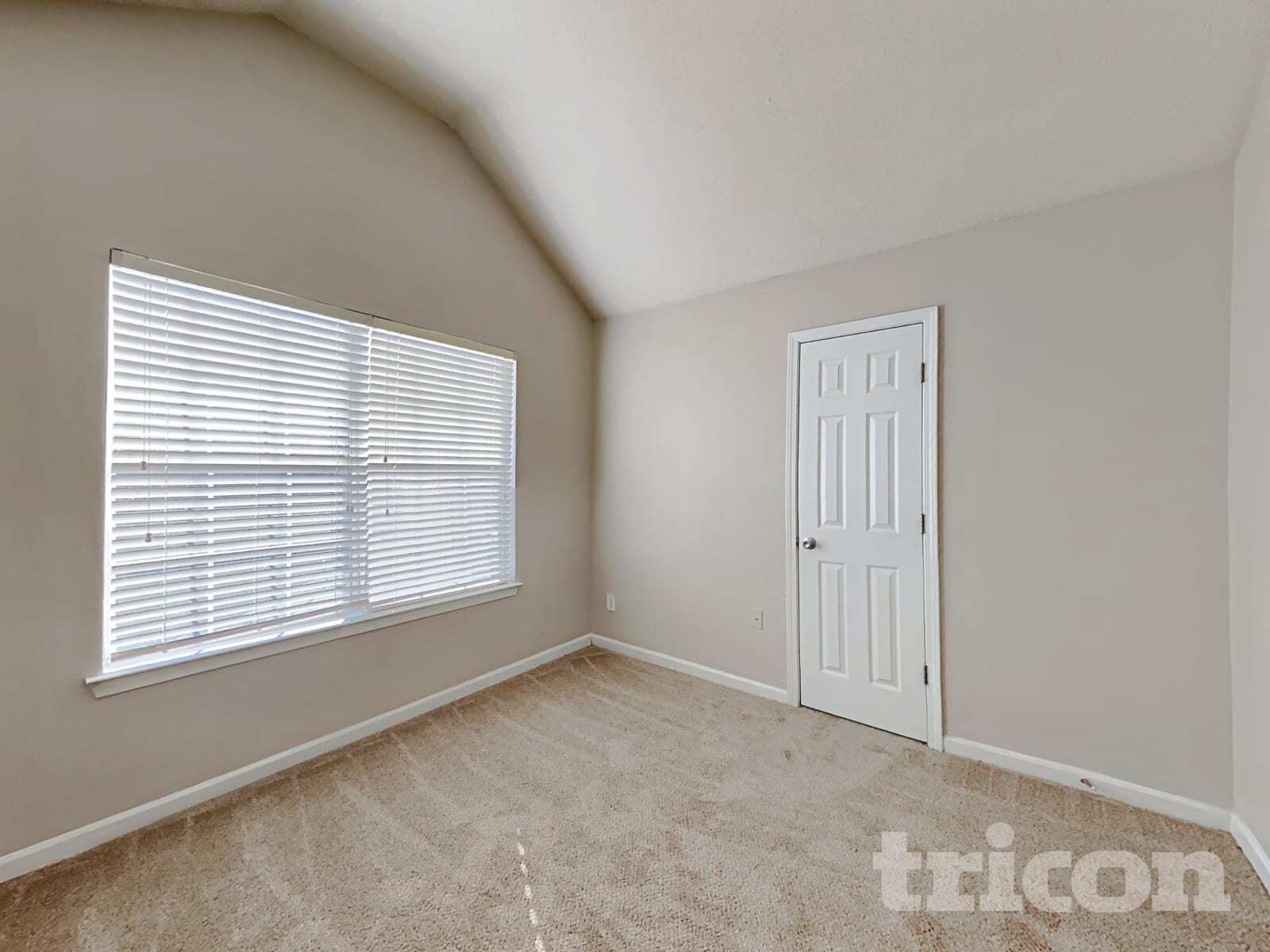 Building Photo - 205 Oak Terrace Dr