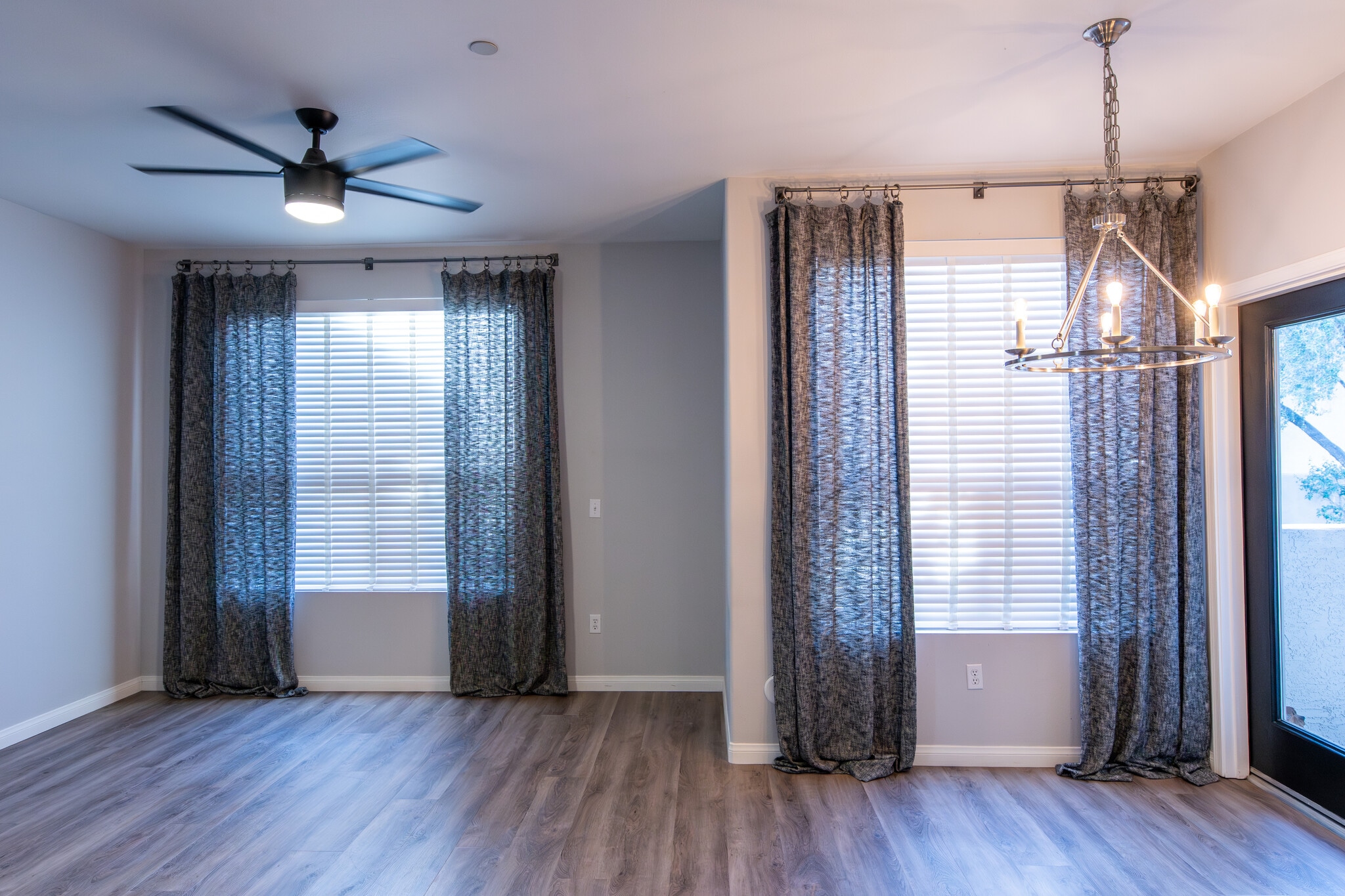 Building Photo - 9550 E Thunderbird Rd