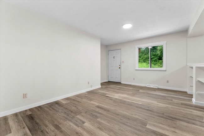 Building Photo - 1102 Apache Dr