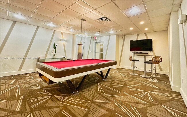 Building Photo - 5701 Collins Ave
