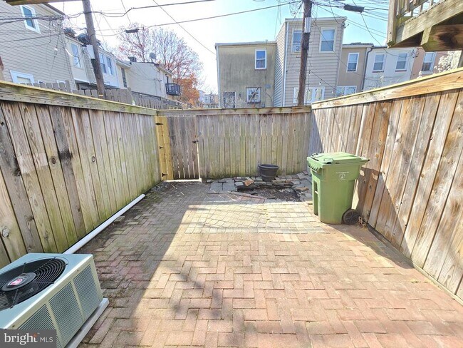 Building Photo - 112 N Luzerne Ave