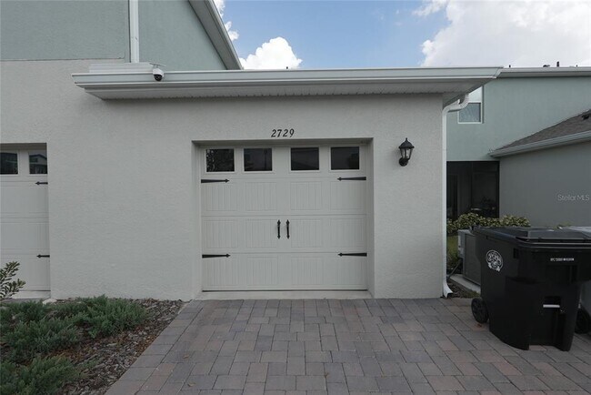 Building Photo - 2729 Flushing Dr